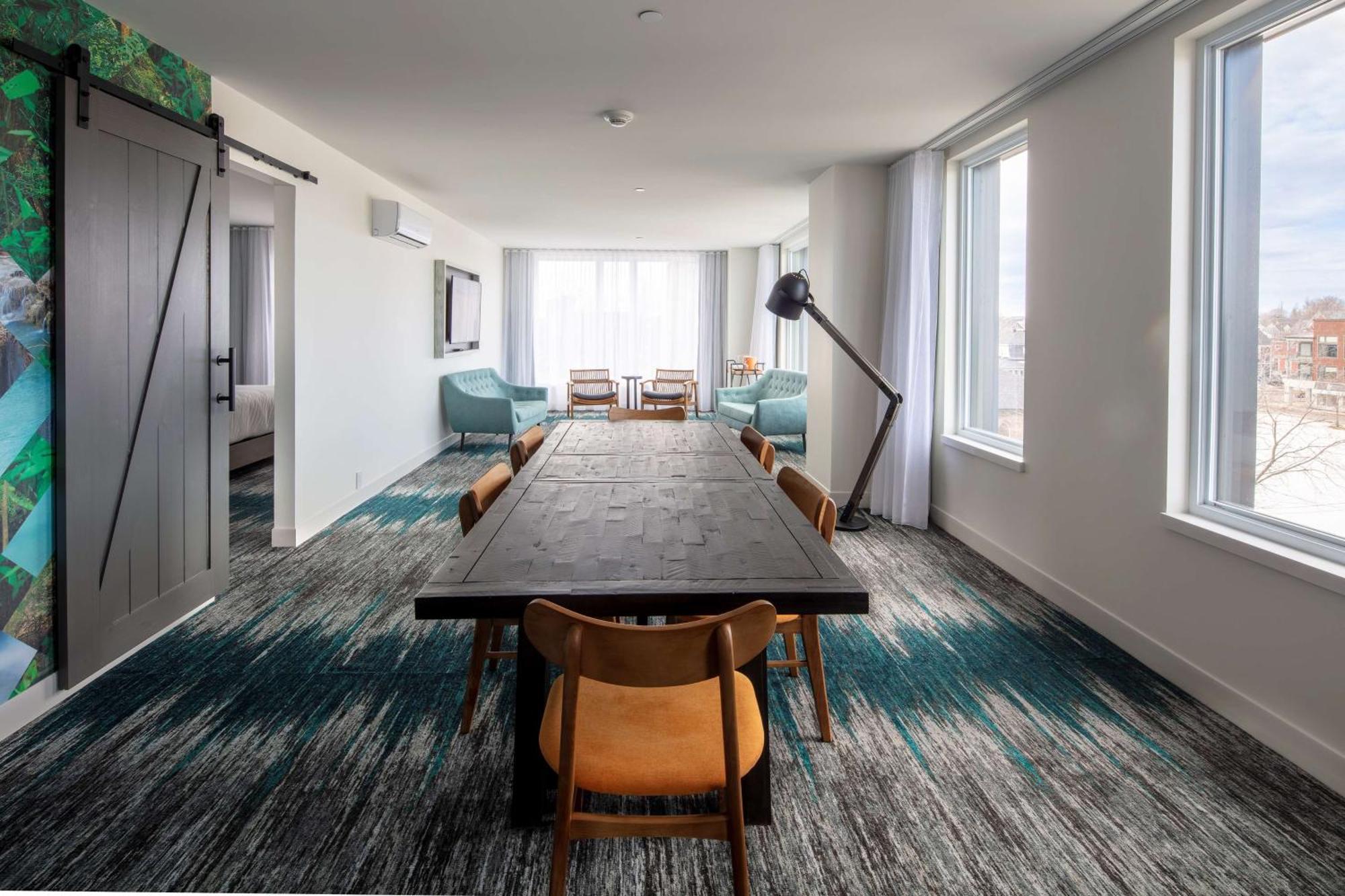 Hotel Canvas Moncton, Tapestry Collection By Hilton